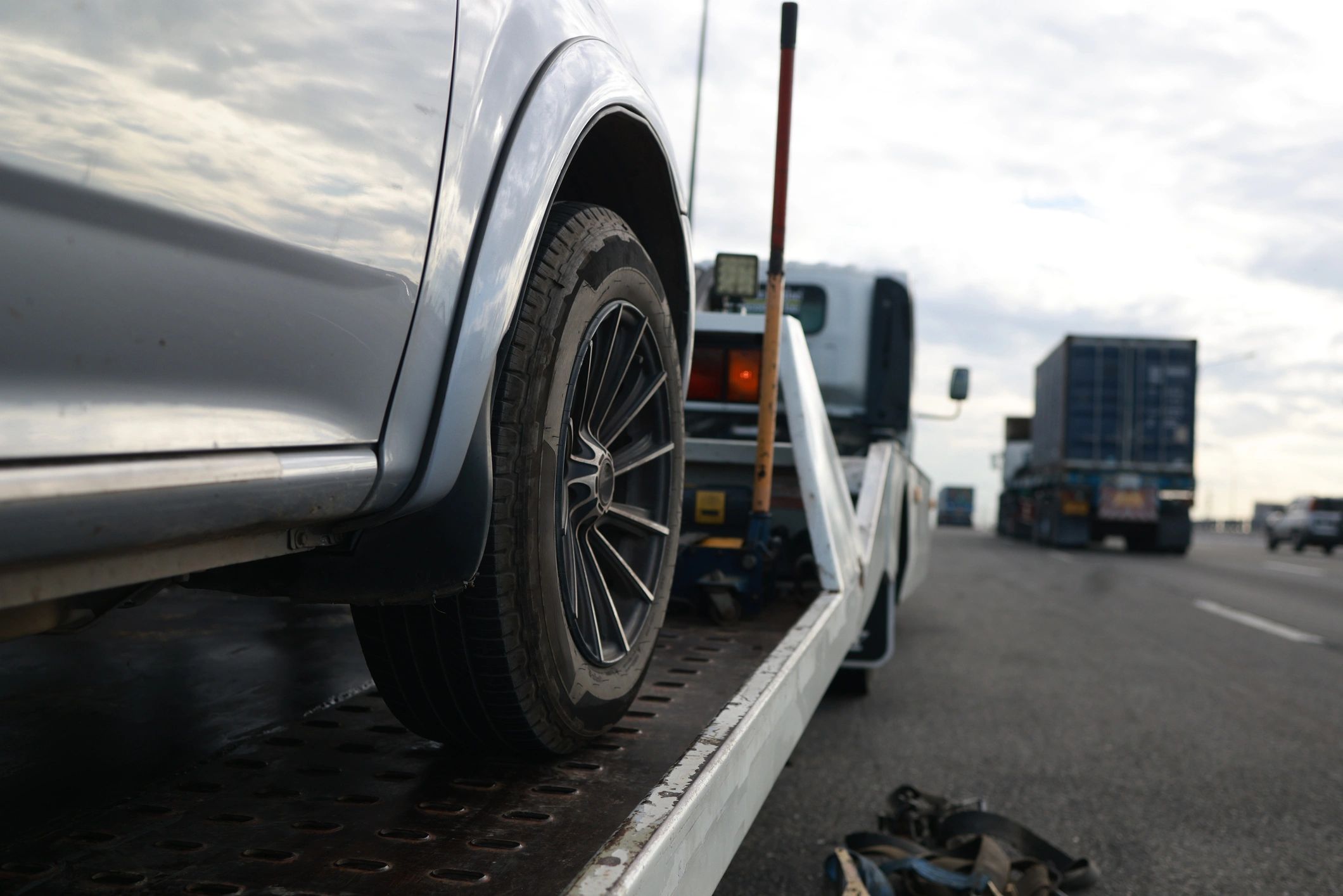 tow truck roadside assistance